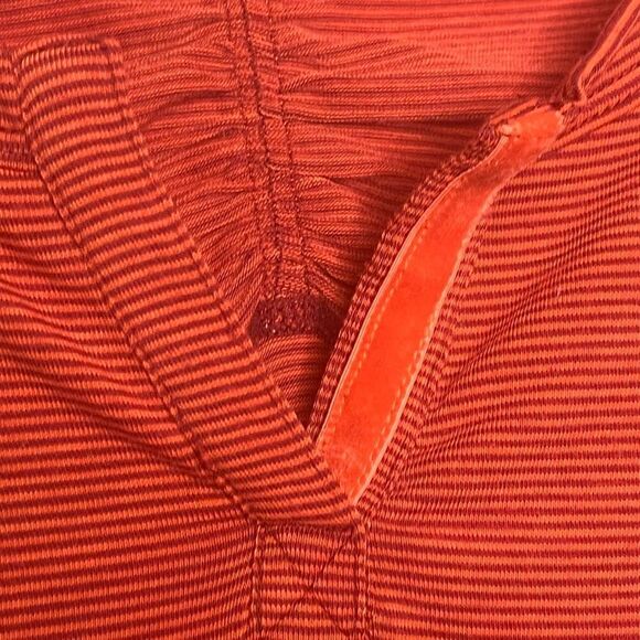 Marmot Sz M Long Sleeve Shirt Ruched Back Rust Split Vneck - Picture 12 of 13